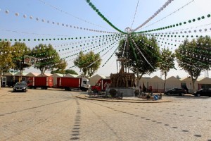 Monumento levantado a la Virgen de Montemayor, que preside la Real Feria.