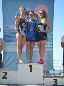 Ana Ruz, Irene Cabrera y Raquel Úbeda, en el podio femenino.