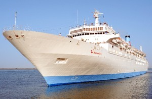 El buque Thomson Spirit recala recala en Huelva este sábado.