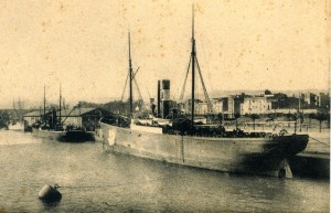 El 'José Roca' en el puerto de Tarragona.