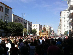 El sol y las buenas temperaturas han acompañado a la Procesión Magna de Huelva.