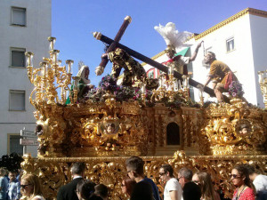 Imagen del paso de Tres Caídas a su salida desde El Polvorín.