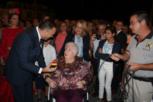 Teresa Morales Vázquez encendía el alumbrado.