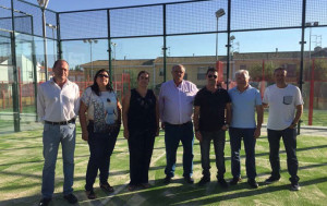 Un momento de la visita de la alcaldesa de Aljaraque a las instalaciones deportivas.