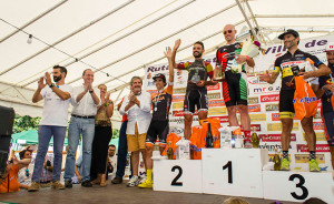 Podio con los vencedores de la XVI Ruta Ciclista BBT-Gran Premio Villa de Paterna.