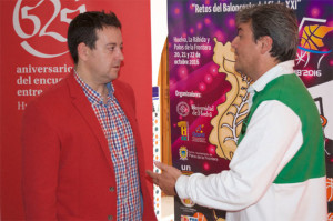 El periodista Antoni Daimiel y el técnico Sergio Valdeolmillos, presentes en el Clinic.