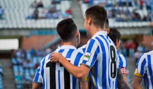 Los albiazules celebran el tanto que abrió el marcador. / Foto: Pablo Sayago.