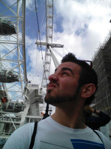 Conrado, visitando el Londo Eye de Londres.