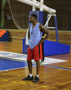 Terrick Phillips ya está disponible para jugar este domingo. / Foto:  @PrensaEBenitez.