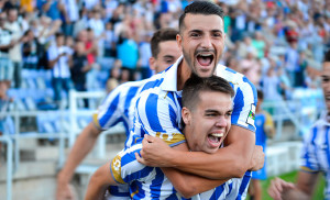 Dani Molina, con Rubén Mesa abrazado, celebrando el gol del canterano ante el Murcia. / Foto: Pablo Sayago.