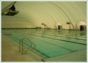 Imagen de la piscina cubierta actual, que ha sido clausurada.