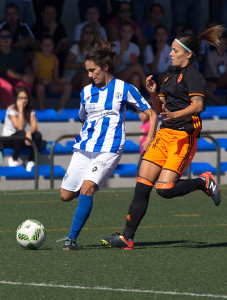 Gabi se anticipa a Zornoza en una acción del partido disputado en La Orden. / Foto: www.lfp.es.