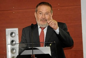 Palabras de intervención de Vicente Toti en el acto. / Foto: Javi Navarro.