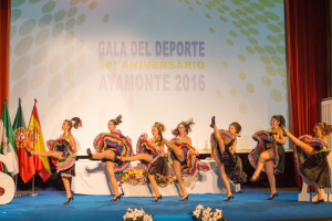 La gala estuvo amenizada por los bailes y coreografías de las alumnas del Club Danzarte Ayamonte.