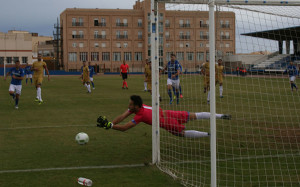 El meta Arturo Cordero, durante un partido.