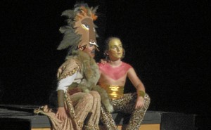 Mufassa y Simba en escena.