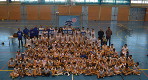 La gran familia del Club Baloncesto Punta que hizo su presentación.