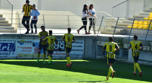 Los jugadores del San Roque celebrando uno de sus goles en la jornada anterior.