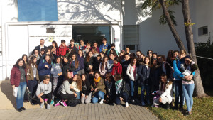 Estudiantes en el centro cartayero.