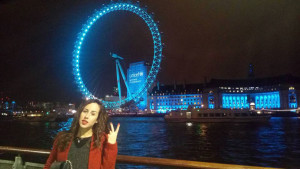 La joven moguereña lleva un año y medio viviendo en Londres. / Foto tomada la noche de fin de año en el embarcadero de Westminster antes de presenciar los fuegos artificiales. 