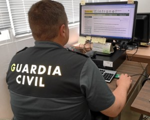 Detenido un varón como presunto autor de un delito de robo con violencia e intimidación.