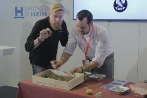 Manuel del Toro durante el show cooking.