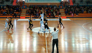 Victoria contundente del CB San Juan en el derbi de la Liga EBA con el CDB Enrique Benítez. / Foto: @PrensaEBenitez.