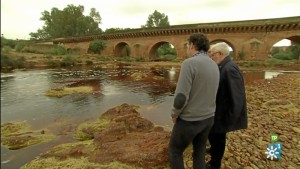 Un momento del programa 'Salud al día', en su visita al río Tinto.