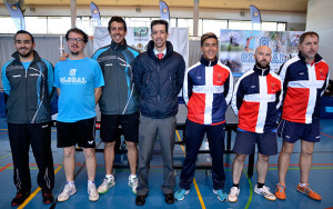 Componentes de los dos equipos antes del inicio del choque. / Foto: J. L. Rúa.