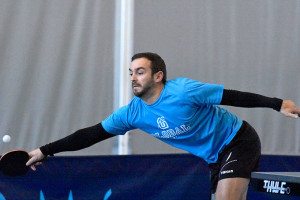 David Pérez ganó un partido y perdió otro ante los extremeños. / Foto: J. L. Rúa.