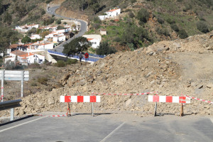 Desprendimiento carretera granado Pomarao 2