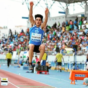 Héctor Santos, atleta onubense que destaca a nivel nacional en salto de longitud.