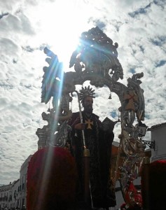 San Antonio Abad procesionando este 2017 por el pueblo de Trigueros.