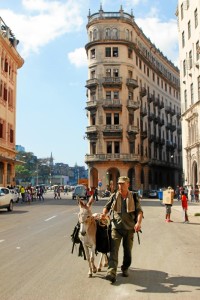 El onubense afirma que “nadie había recorrido La Habana con un burro".,