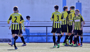 Los jugadores del San Roque celebran el primer gol, obra de Pablo Aguilera.