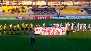 Partido con tintes solidarios el celebrado en Lepe este sábado. / Foto: @Aurinegros.