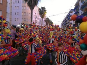 Uno de los grupos participantes en el desfile del pasado año.