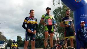 Podio masculino Élite en la prueba celebrada en Valverde del Camino.