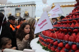 Tarta nupcial para Juan Ramón Jiménez y Zenobia, de fresas y arándanos.