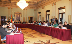 Sesión plenaria en el Ayuntamiento de Huelva.