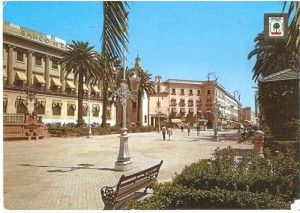 A la izquierda de la fotografía se observa el segundo Templete de la Música que tuvo tan augusta Plaza.