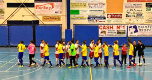 Saludo protocolario de ambos equipos antes del inicio del gran choque Almonte FS-Cádiz Virgili. / Foto: @AlmonteFutsal.