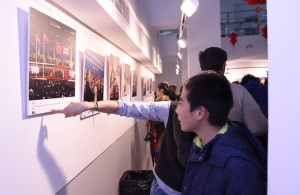 Se abrió al público una exposición de fotos.