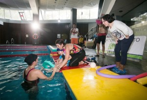 La piscina es un entorno ideal para desarrollar este tipo de actividades.