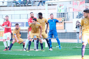 Trabajado empate del Recreativo de Huelva en su partido ante el Real Murcia. / Foto: @realmurciacfsad.