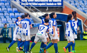 Las jugadoras del Sporting celebran el primer gol del partido. / Foto: www.lfp.es.