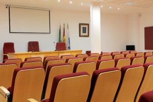 Salón de Actos reformado de la sede del Colegio de Veterinarios de Huelva.