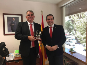 Con el Agregado Comercial de la Embajada de España, Jorge Mariné.