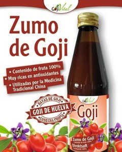 La empresa está fabricando desde hace un año zumo de goji, un producto que quieren realizar en Huelva. / Foto: Gojivital.