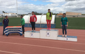 Los tres ganadores de cada prueba tanto masculina como femenina, recibieron una medalla.